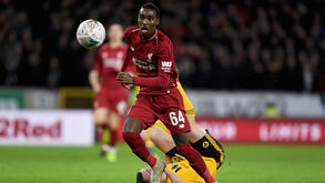 Rafael Camacho distante do leão