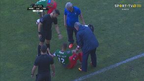 Atraso na saída e entrega de braçadeira: como a dupla do Marítimo provocou amarelos para falhar Benfica