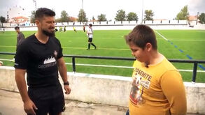 Miúdo do Samora Correia encontrou-se com o árbitro que o expulsou: veja o que se passou