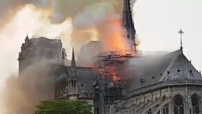 Incêndio na Catedral de Notre-Dame terá começado no sótão