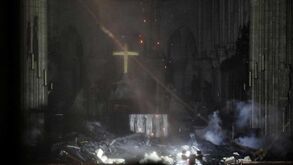 As fotografias do incêndio na Catedral de Notre-Dame: veja também como ficou o monumento por dentro