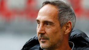 Eintracht Frankfurt com defesa remendada para receber Benfica