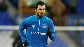 Pisão de André Gomes a adversário vale três jogos de castigo