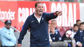Petit e dois jogadores do Marítimo com processo por forçarem amarelos