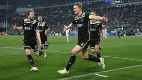 Federação holandesa adia jornada para Ajax descansar antes de defrontar Tottenham
