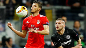 Italianos dizem que Benfica dá prioridade a vender Rúben Dias