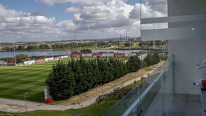 Benfica quer apurar se o centro de estágio do Seixal é atingido por poluição