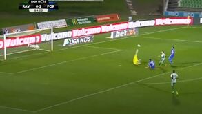 Nuno Santos surgiu na cara de Casillas e marcou com classe
