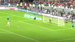 O penálti falhado por Nkunku e a explosão de alegria do Rennes ao conquistar Taça de França