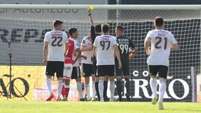 Os protestos dos jogadores do Benfica após o penálti para o Sp. Braga