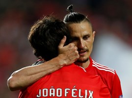 Doentes por Futebol - Hat-trick do jovem João Félix na Liga Europa. O  Benfica venceu o Eintracht Frankfurt por 4x2.