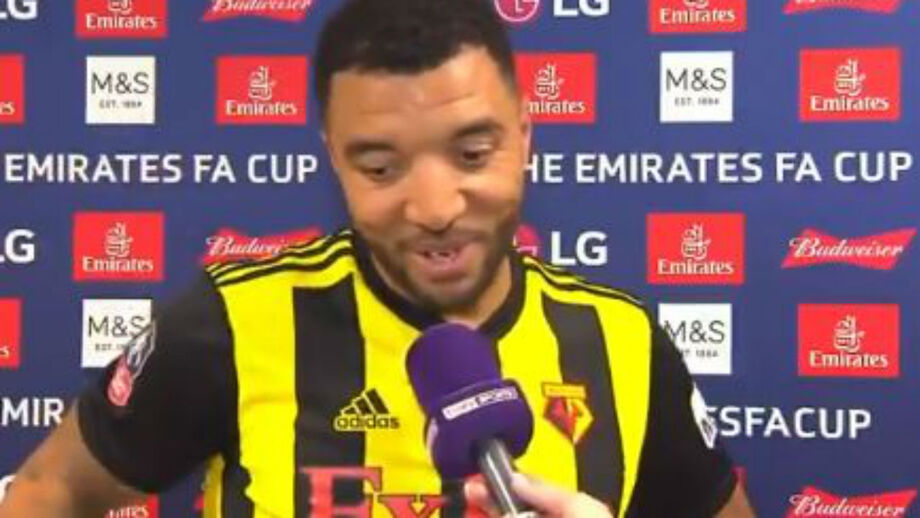 Troy Deeney aproveitar para mandar boca ao mexicano do Wolverhampton, ex-jogador do Benfica