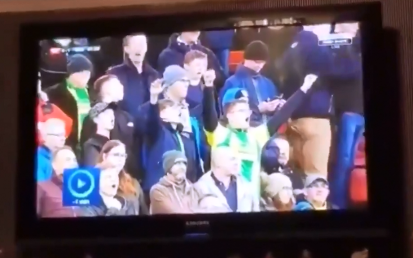 Adepto descuida-se em pleno estádio e é apanhado pelas câmaras de televisão