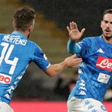 Nápoles garante segundo lugar na Serie A