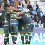 Sporting marca ao FC Porto e bateram-se palmas na Luz