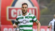 Gudelj - Marcel Keizer quer contar com ele para a próxima época mas o médio só deverá continuar se baixar consideravelmente o salário.