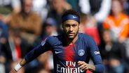 Neymar - O craque brasileiro trocou o Barcelona pelo PSG, no início da temporada, e poderá estar de saída da equipa de Paris. A sua transferência pode animar o mercado e será por valores exorbitantes. Isto depois de ter chegado ao PSG por 222 M€