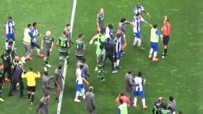 Novas imagens mostram que Sérgio Conceição atingiu Renan no FC Porto-Sporting