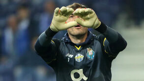 Situação clínica de Casillas evolui favoravelmente e sem complicações, diz o FC Porto