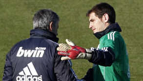 José Mourinho atento a Casillas: «Está em boas mãos»