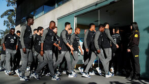 Plantel do FC Porto visitou Casillas com camisolas especiais