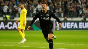 Real Madrid já terá garantido Jovic e Benfica 'esfrega as mãos' com novo encaixe