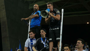 O momento em que Fernando Madureira fez uma vénia ao plantel do FC Porto