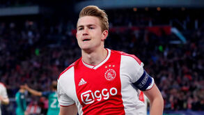 Transferência de De Ligt para o Barcelona em 'stand by'... por culpa de Raiola