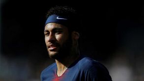 Neymar marcou mas o seu novo visual também foi destaque