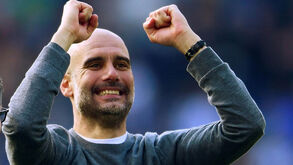 A festa de Guardiola com o bicampeonato do Manchester City