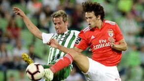 Fábio Coentrão dispara em várias frentes: «É complicado jogar nestes clubes...»