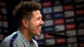 Simeone: «Substituto de Griezmann? Alguém que marque 20 golos e seja barato»