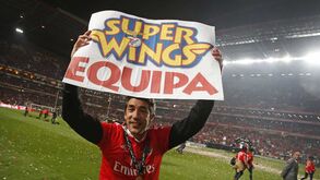 A festa do Benfica no relvado: lambretas, Zlobin em modo Paulo Lopes e Lage a inovar