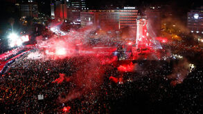 As imagens incríveis do Marquês de Pombal na festa do Benfica