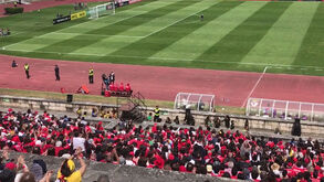 Momento de fair play na Taça de Portugal de futebol feminino: adeptos do Benfica ovacionam Sporting