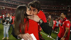 Bruno Lage teve um apoio muito especial na festa do título do Benfica