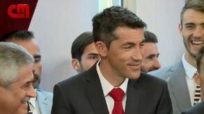 Crianças cantaram o nome de Bruno Lage e o treinador do Benfica sorriu