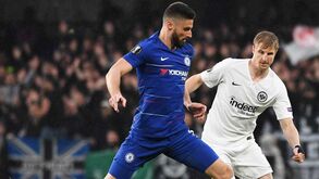 Giroud prolonga contrato com o Chelsea até 2020