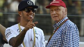 Niki Lauda, o homem que foi buscar Hamilton e ajudou a transformar a Mercedes numa “superpotência”