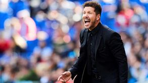 'Limpeza geral' no Atlético Madrid: quem sai, quem se agarra ao lugar e as grandes dúvidas