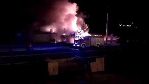 Incêndio destrói bar de praia em Santo Amaro de Oeiras