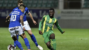 Tondela renova com Jaquité e assina primeiro contrato com Rúben Fonseca