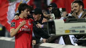 João Félix: «A malta no estádio dizia 'que sorte para aquele apanha-bolas'. Era o meu irmão...» 