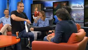 Ricardo Araújo Pereira interrompeu programa para ir 'engraxar' sapato a André Almeida