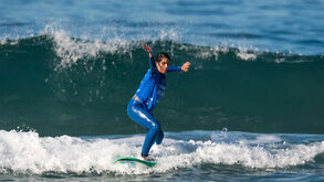 António Costa felicita Marta Paço por medalha de ouro no europeu de surf adaptado