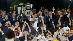 Valencia de Gonçalo Guedes bate Barcelona e conquista Taça do Rei