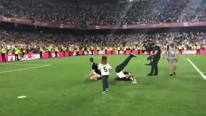 Gabriel Paulista 'passou-se' e fez uma entrada a pés juntos ao seu treinador