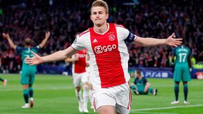 De Ligt: «Há a possibilidade de ficar no Ajax»