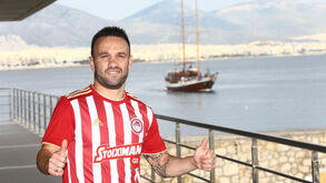 Valbuena é reforço do Olympiacos de Pedro Martins