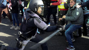 Excursão de hooligans atemoriza madrilenos